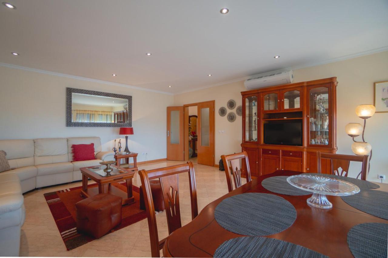 Large Modern Ponta Delgada Apartment Exterior foto