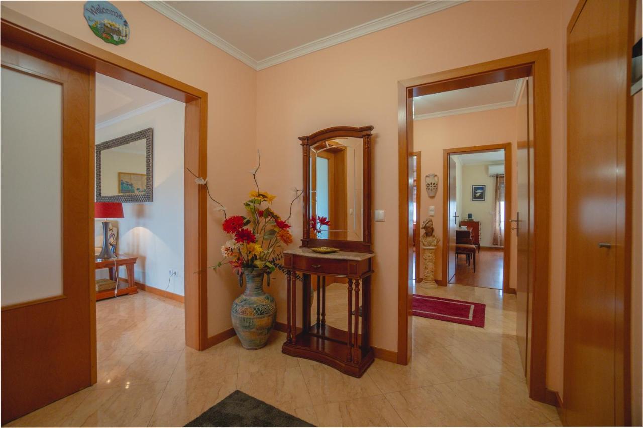 Large Modern Ponta Delgada Apartment Exterior foto